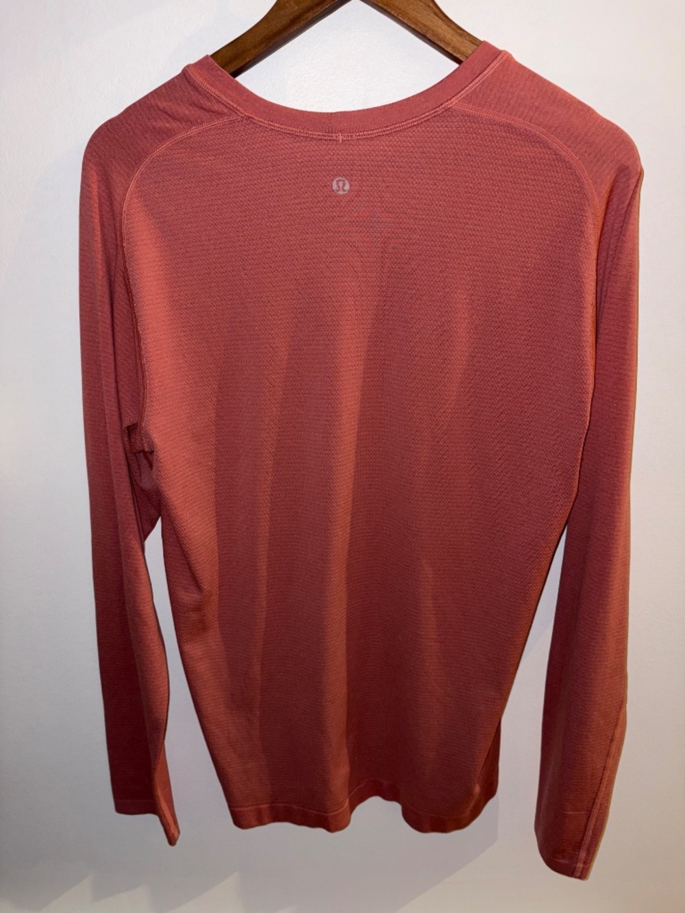 Lululemon Men's Metal Vent Tech Long Sleeve - Terracotta SIZE M